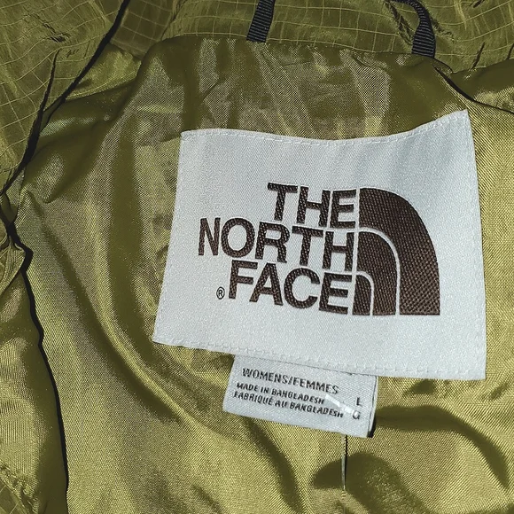 The North Face Women's M66 Utility Wind Jacket - Sulphur Moss - Picture 8 of 10